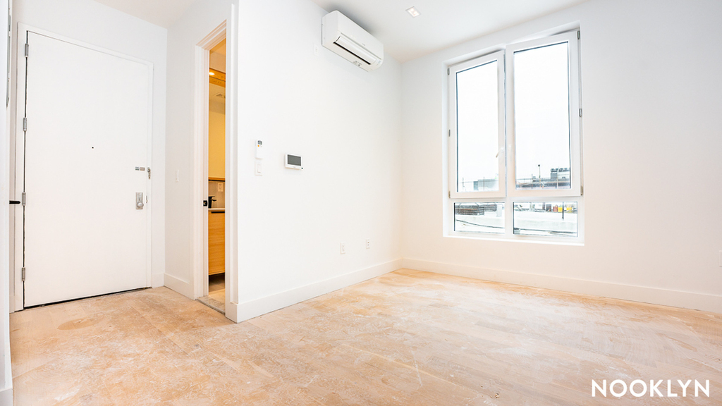 987 Bedford Ave - Photo 2