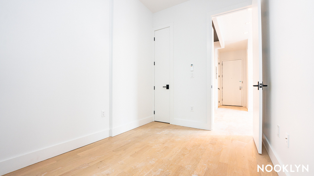 987 Bedford Ave - Photo 9