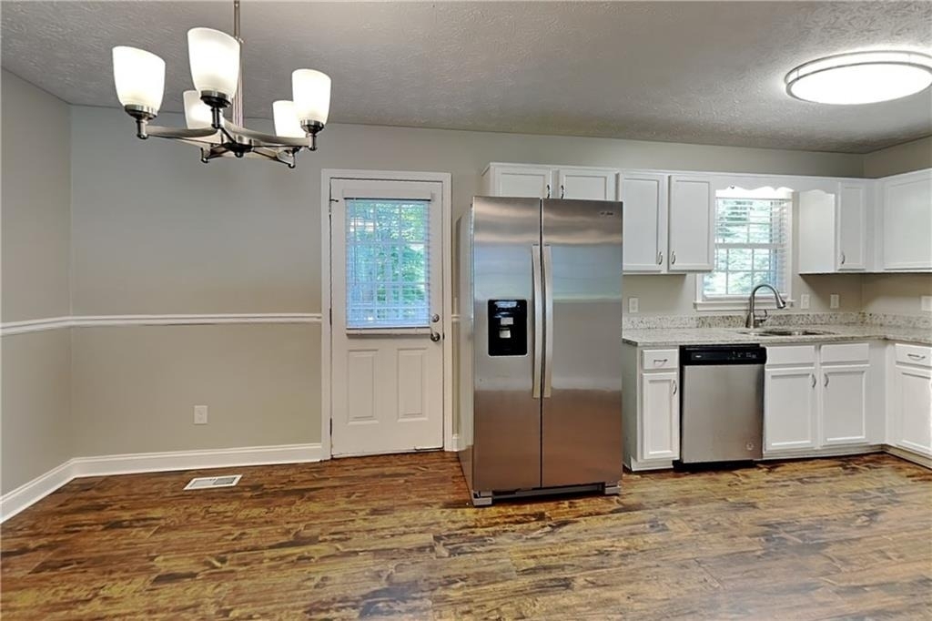 604 Dillon Drive - Photo 3