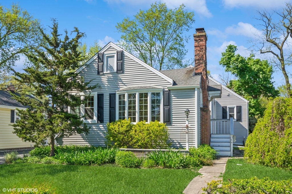 344 W Maple Street - Photo 0
