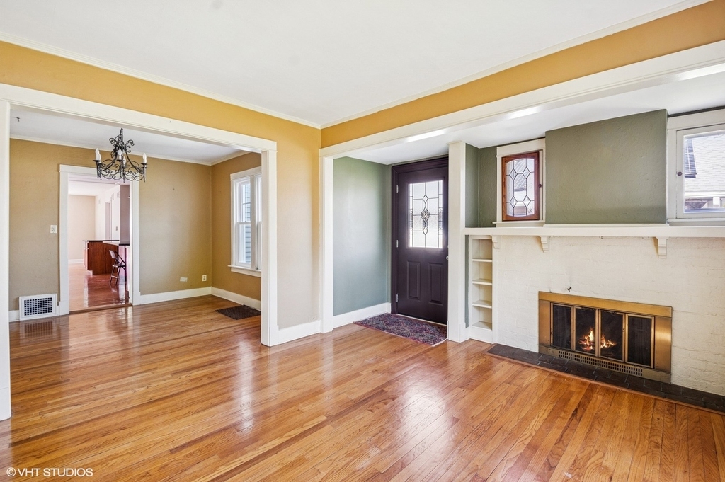 344 W Maple Street - Photo 1