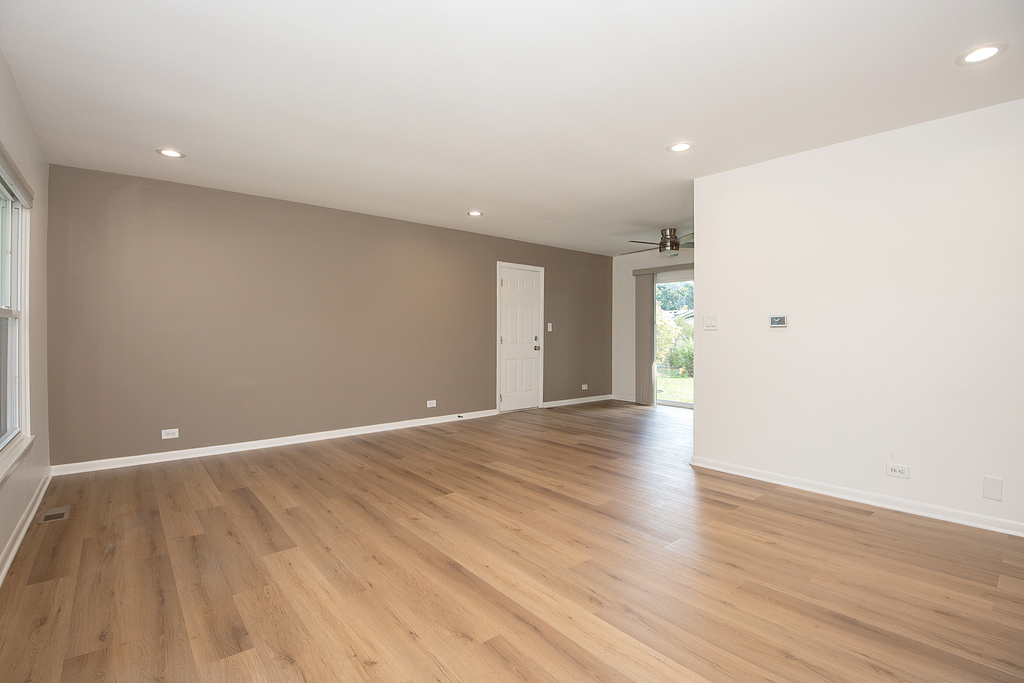 1021 Lonsdale Road - Photo 1