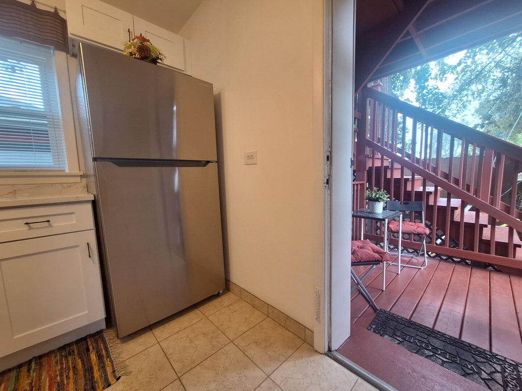 1995 Howard Street - Photo 19