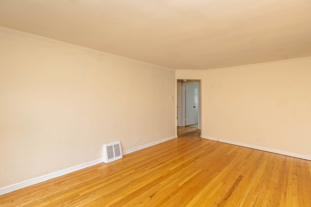 4231 W Nelson Street - Photo 0