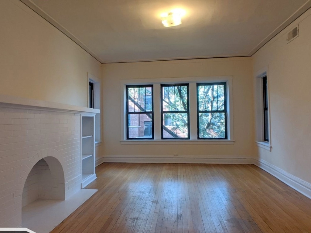 2518 N Kedzie Avenue - Photo 1