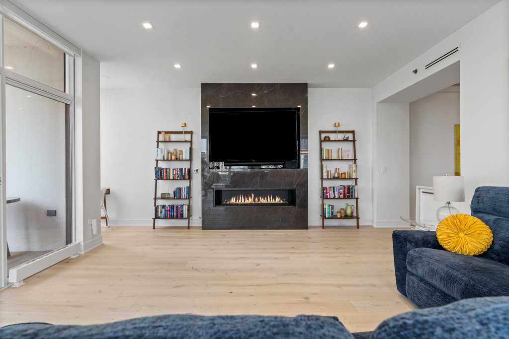 21 E Huron Street - Photo 6