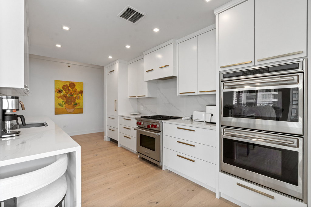 21 E Huron Street - Photo 9