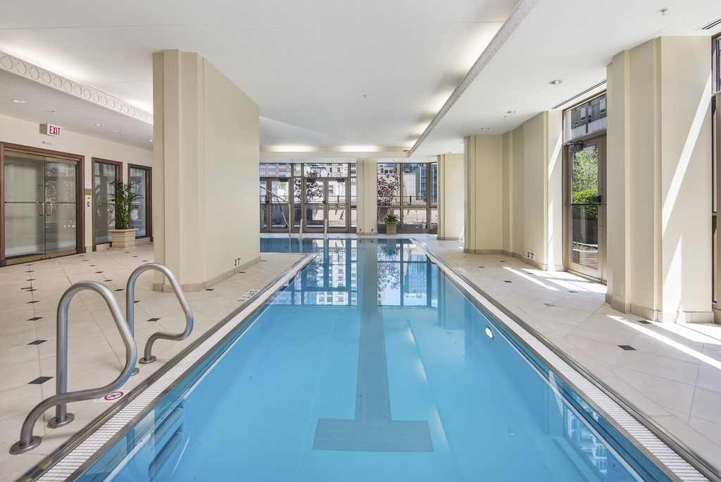 21 E Huron Street - Photo 1