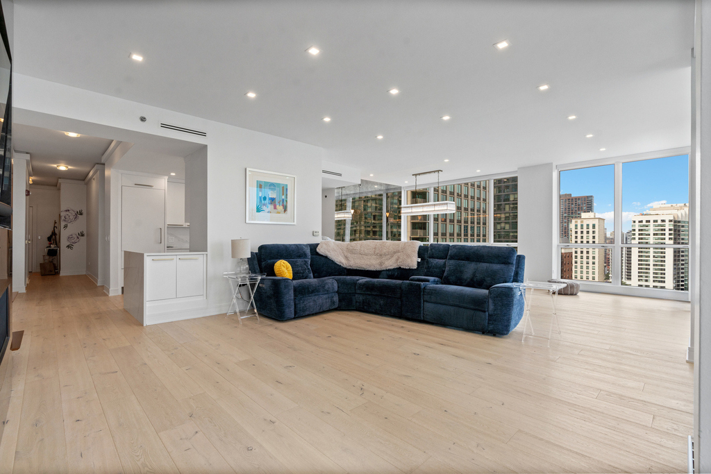 21 E Huron Street - Photo 5