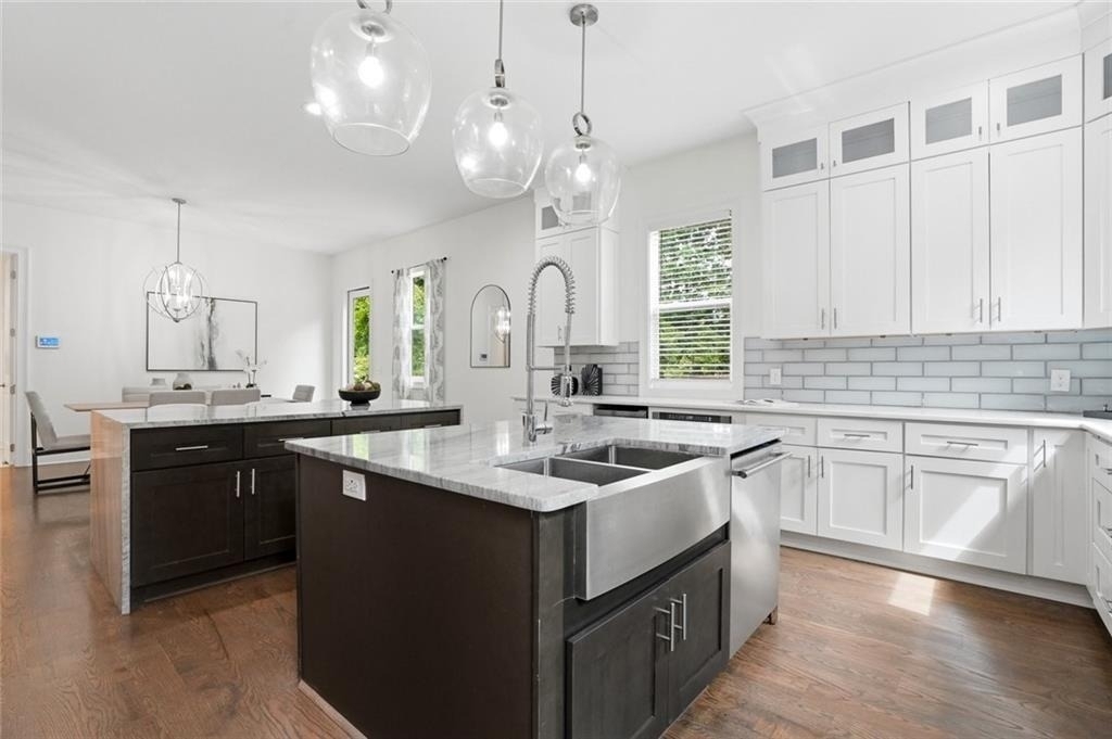 2415 Rugby Avenue - Photo 9