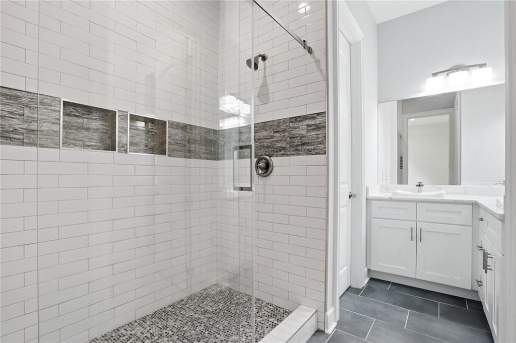 2415 Rugby Avenue - Photo 30