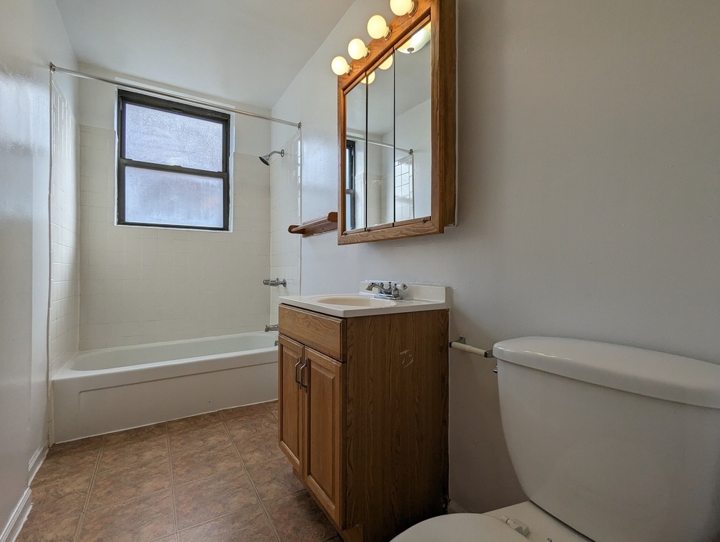3147 W Medill Avenue - Photo 8