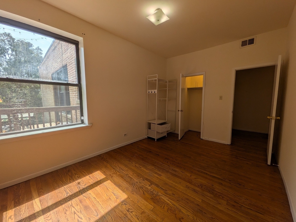 3147 W Medill Avenue - Photo 7