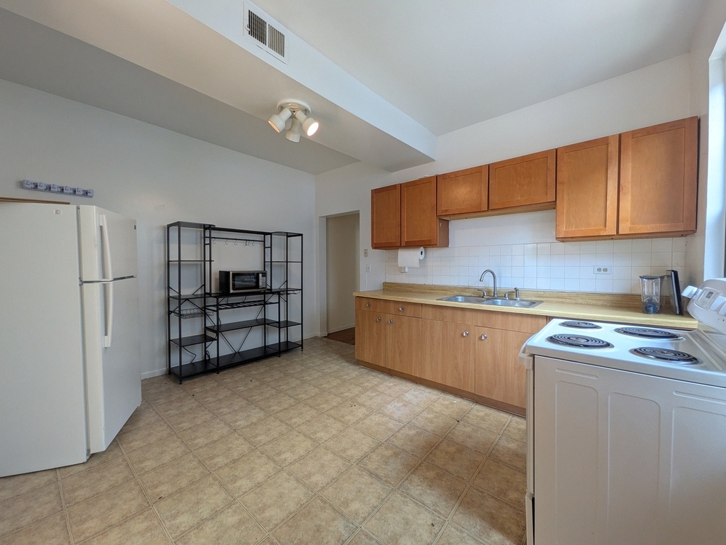 3147 W Medill Avenue - Photo 12