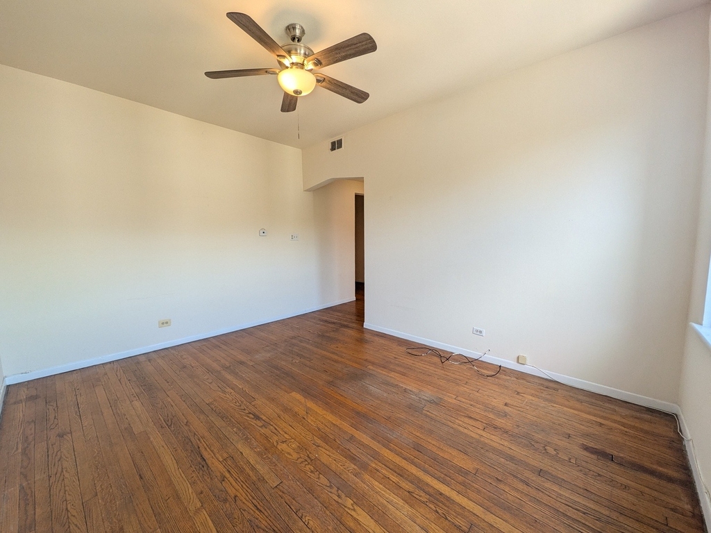 3147 W Medill Avenue - Photo 2