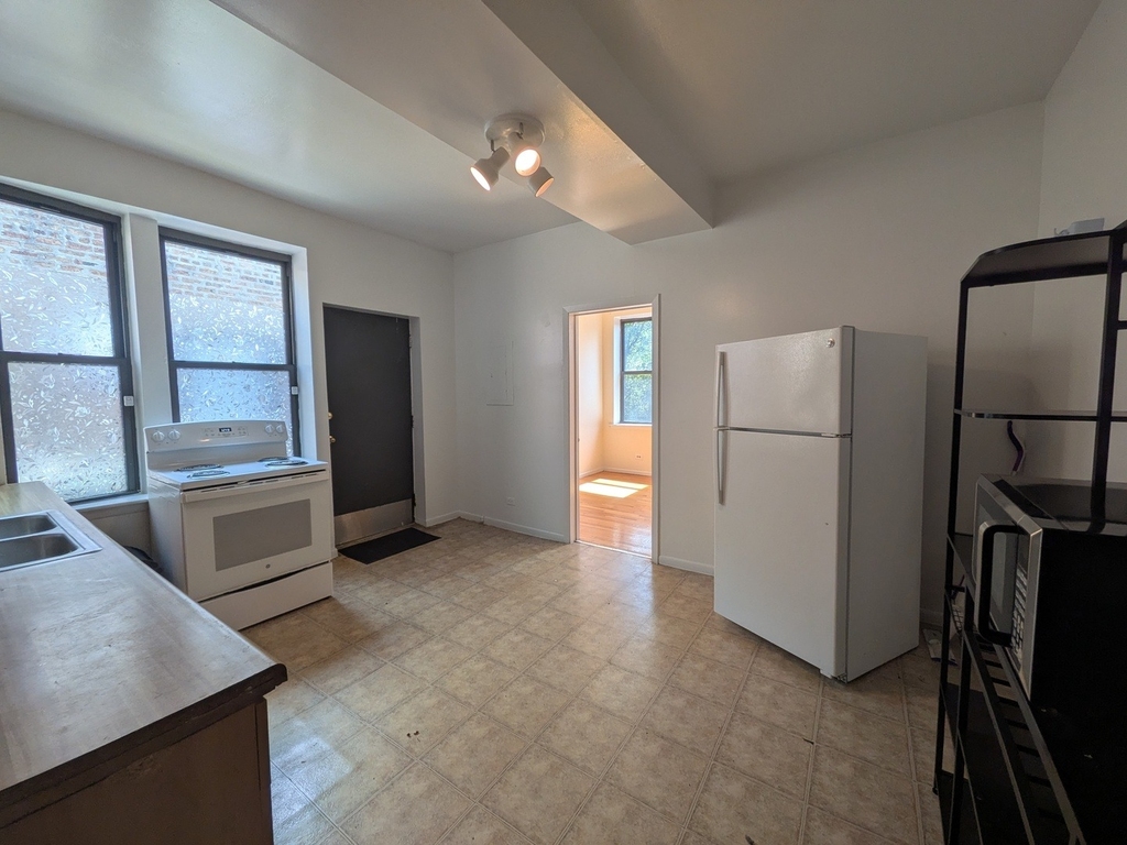3147 W Medill Avenue - Photo 11