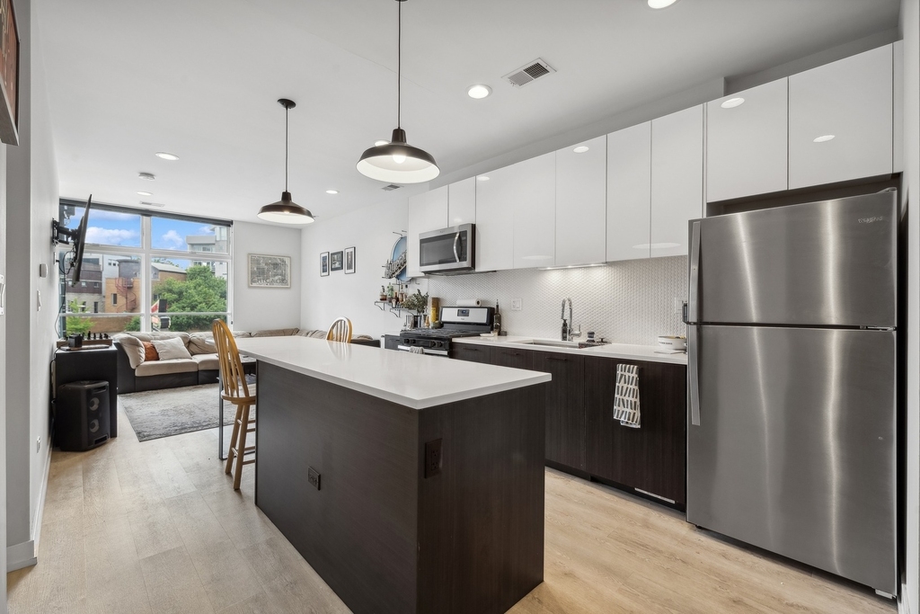 713 N Milwaukee Avenue - Photo 1