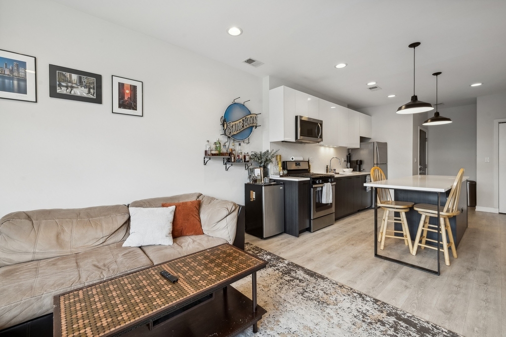 713 N Milwaukee Avenue - Photo 10