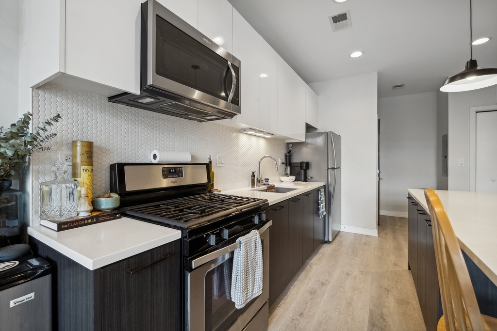 713 N Milwaukee Avenue - Photo 6