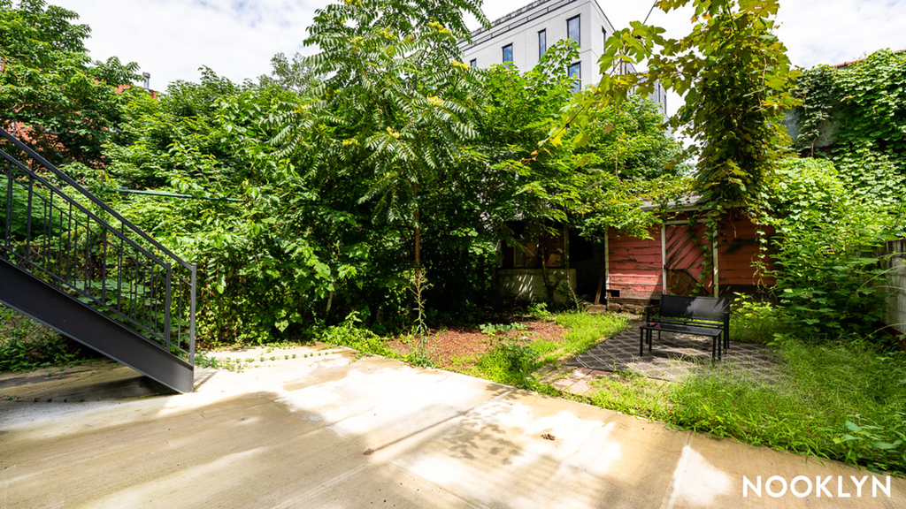 791 Sterling Pl - Photo 9
