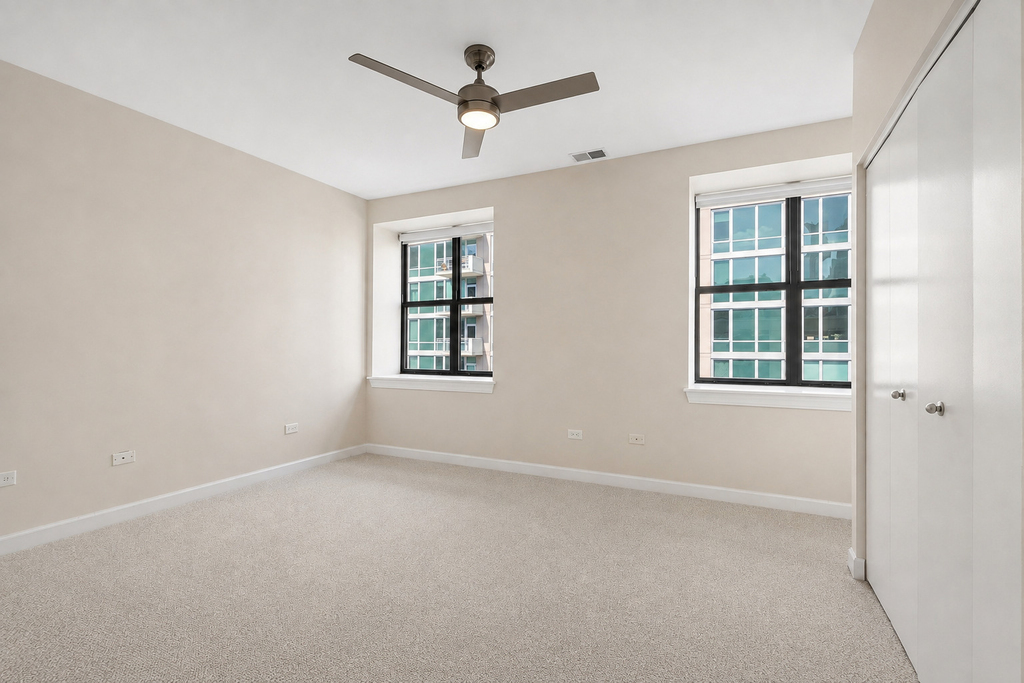 451 W Huron Street - Photo 8
