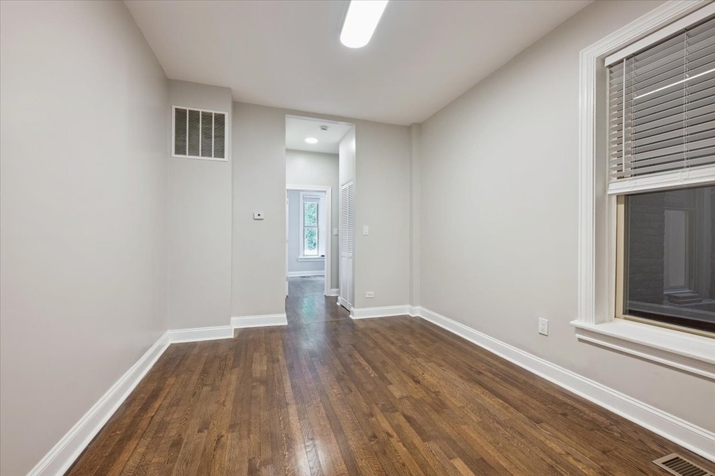2405 W Mclean Avenue - Photo 6