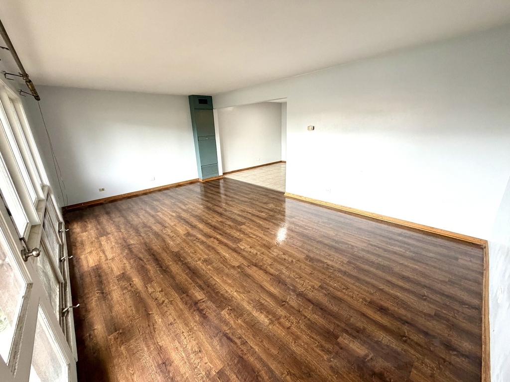 3158-3158 W 93rd Street - Photo 5