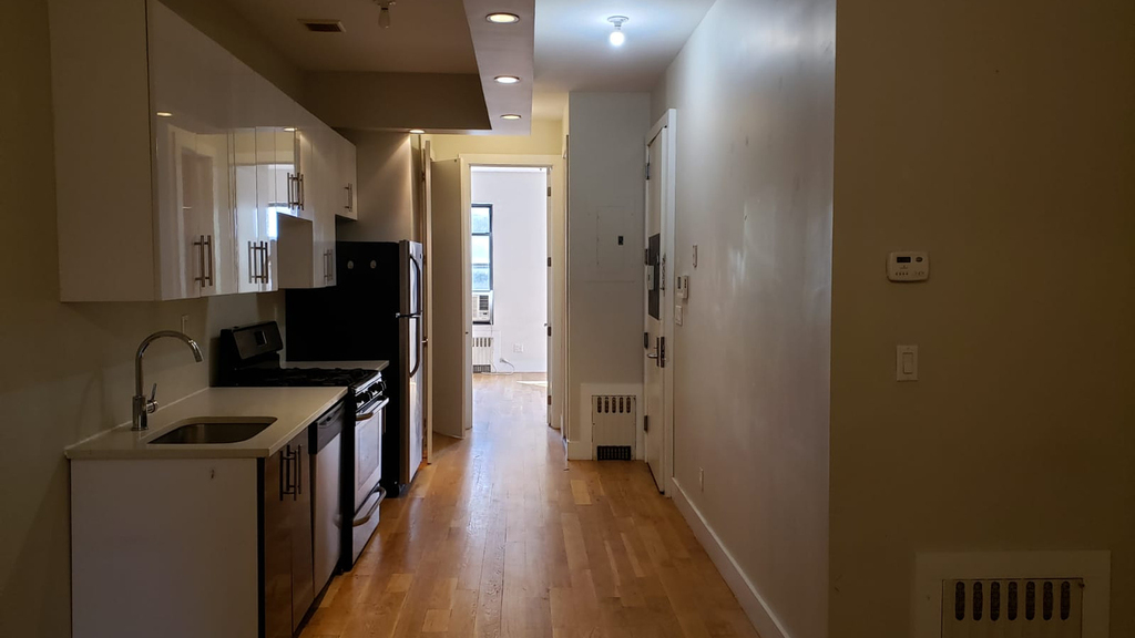 338 Melrose St - Photo 8