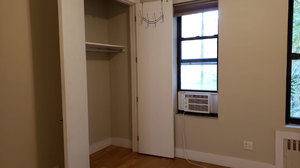 338 Melrose St - Photo 6