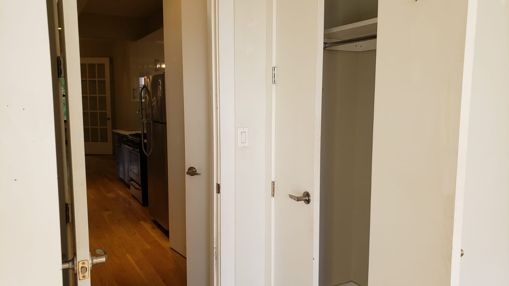 338 Melrose St - Photo 4