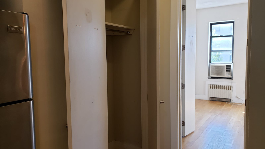 338 Melrose St - Photo 2