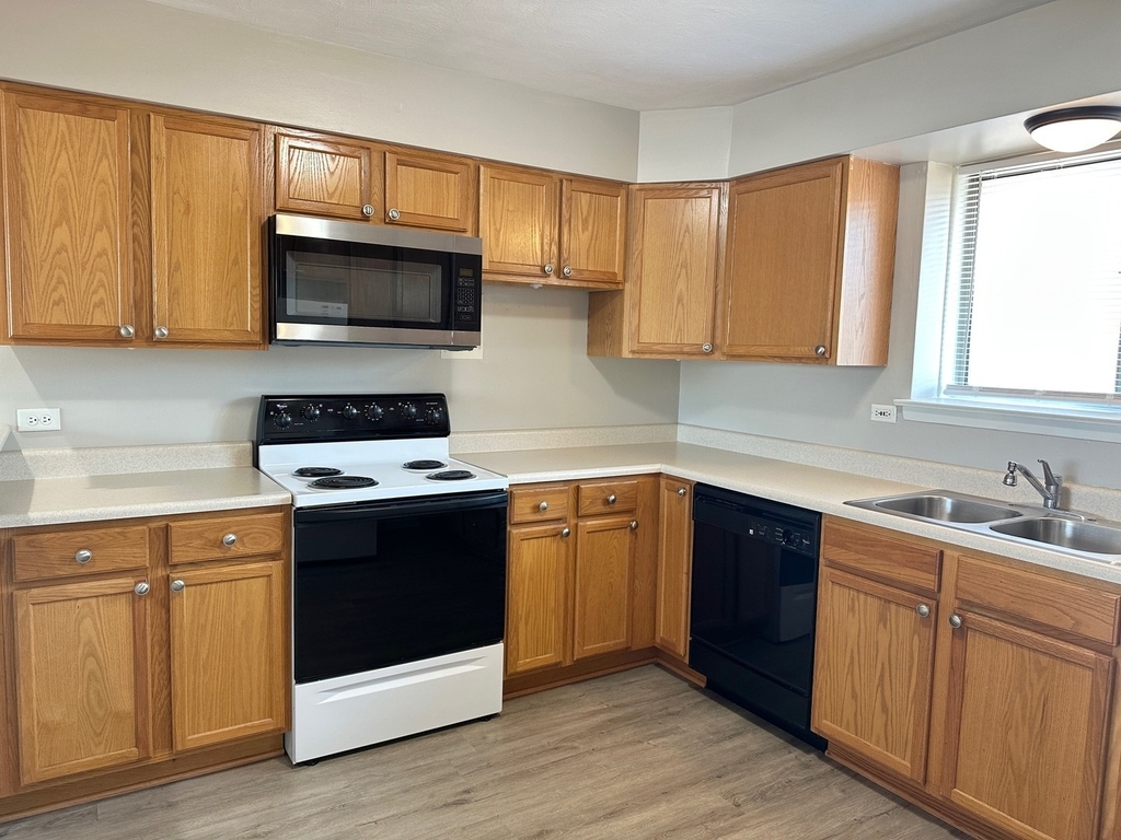 1003 Taft Avenue - Photo 1