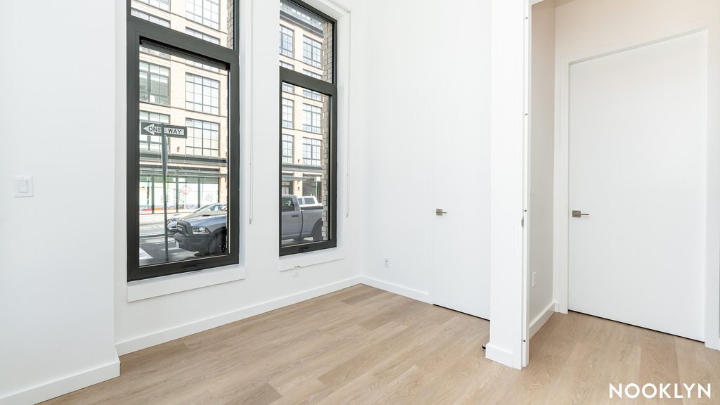 527 Grand Ave - Photo 18