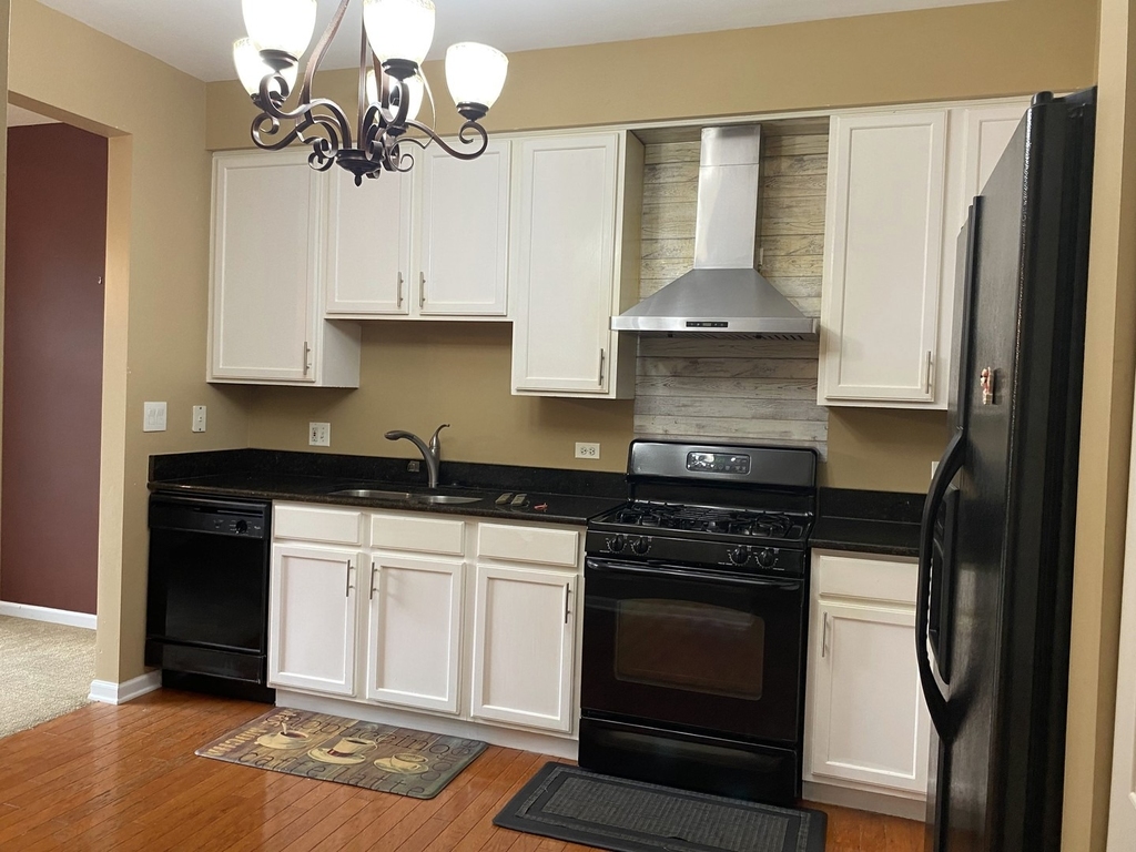 2824 White Thorn Circle - Photo 8