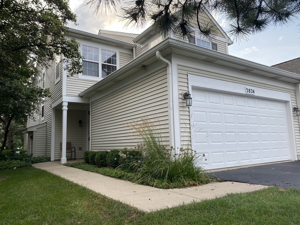 2824 White Thorn Circle - Photo 1