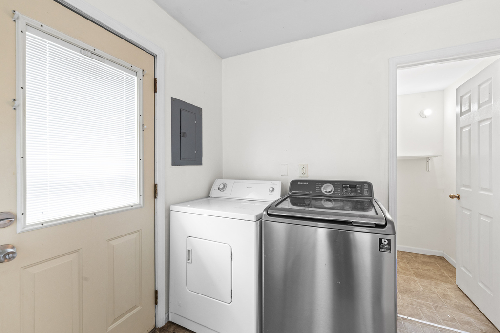 109 Landmeier Road - Photo 15