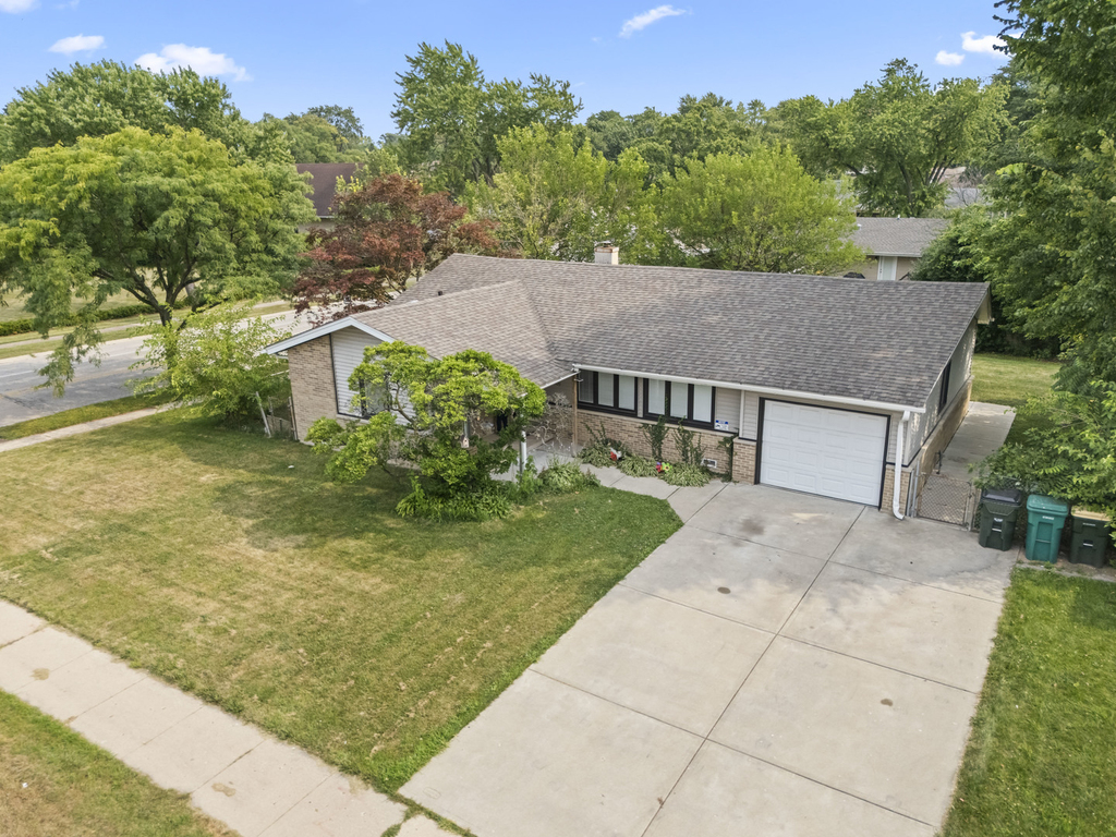 109 Landmeier Road - Photo 21