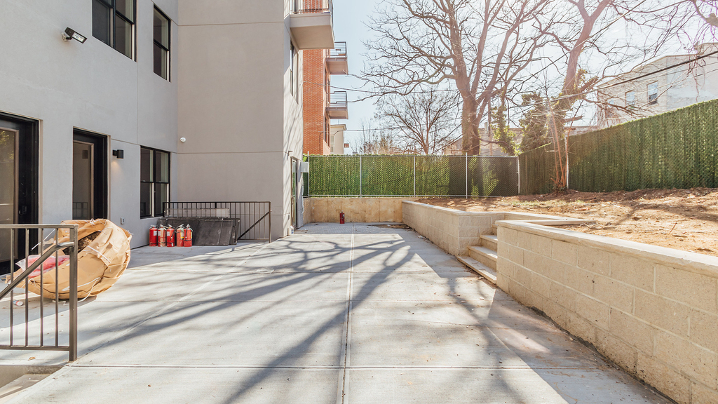 85 Stanhope St - Photo 14