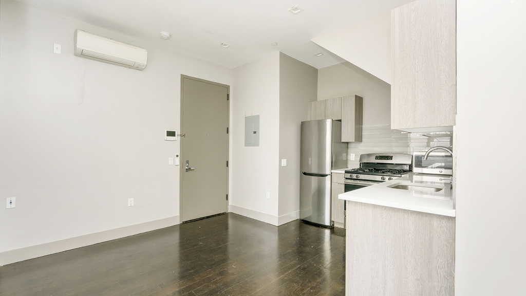 85 Stanhope St - Photo 16