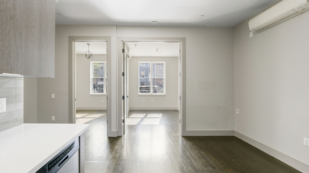 85 Stanhope St - Photo 17