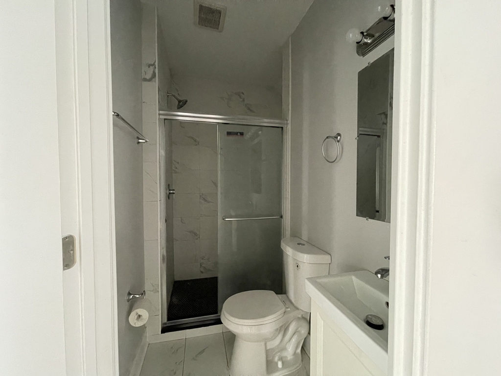 722 N Austin Boulevard - Photo 5