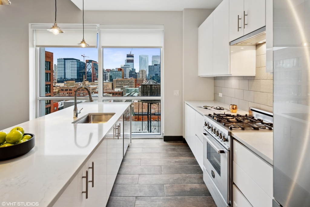 171 N Aberdeen Street - Photo 6