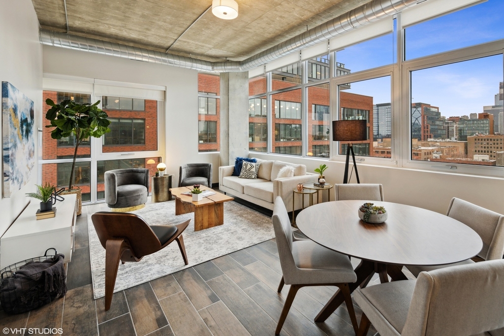 171 N Aberdeen Street - Photo 1
