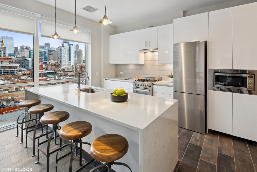 171 N Aberdeen Street - Photo 5