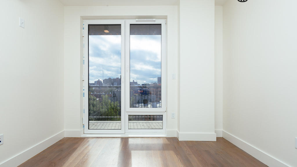 1068 Fulton St - Photo 9
