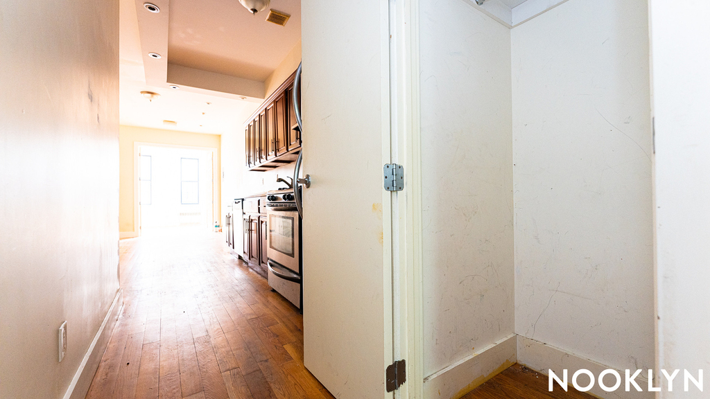 243 Irving Ave - Photo 9