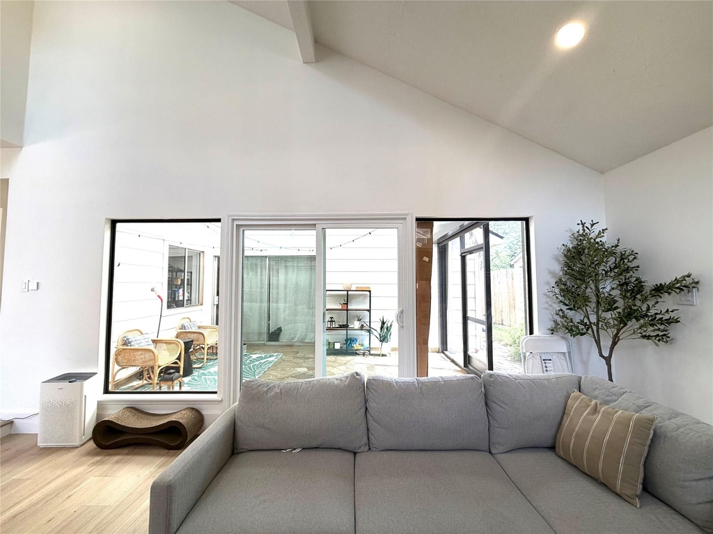 13914 Swiss Hill Drive - Photo 9