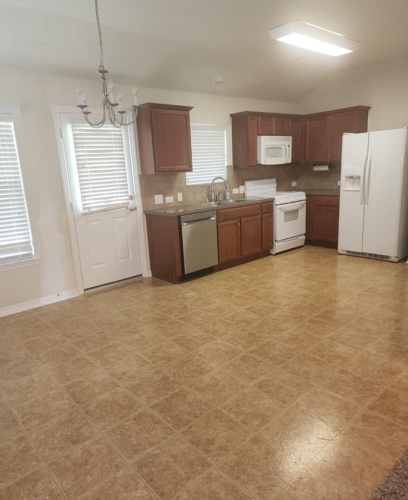6207 Lovage Avenue - Photo 8