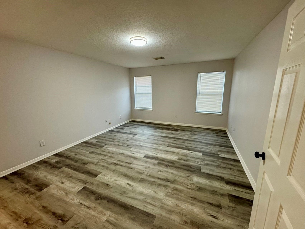 1910 Plum Falls Lane - Photo 19