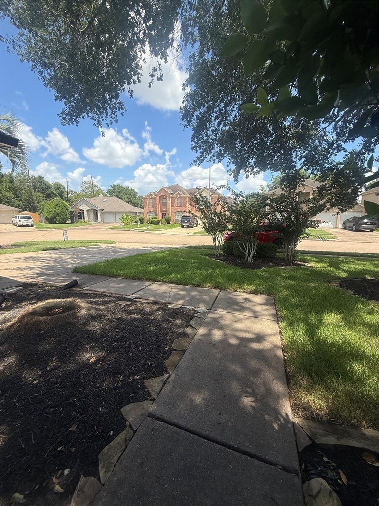 8210 Paddington Place Drive - Photo 2